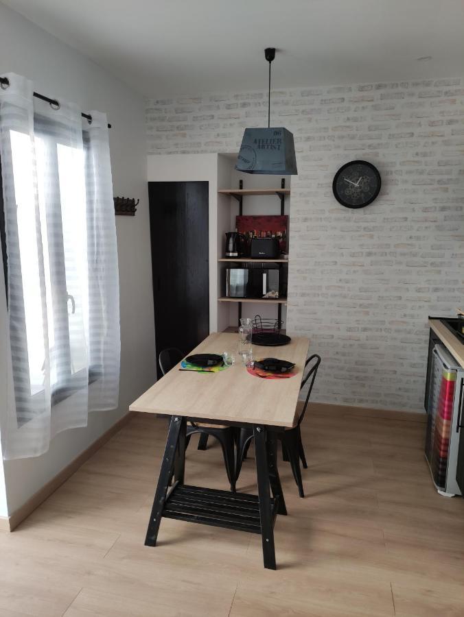 L'Atelier De L'Artiste - Moulins Coeur De Ville Exterior foto