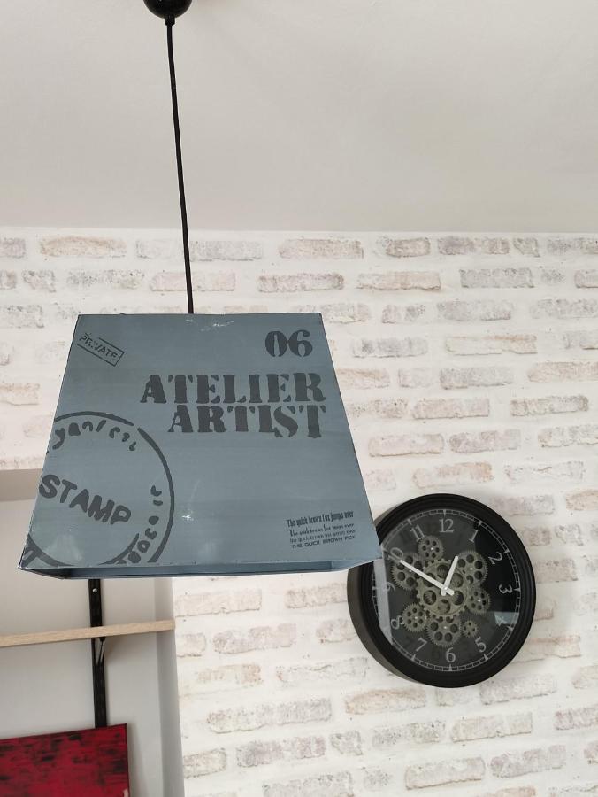 L'Atelier De L'Artiste - Moulins Coeur De Ville Exterior foto